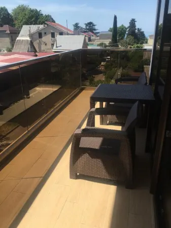 Ushakov Living Quarters Отели рядом с достопримечательностью «Железнодорожный вокзал "Лазаревская"»