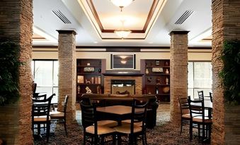 Holiday Inn Express & Suites Middleboro Raynham