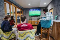 Snoozles Quay Street Tourist Hostel