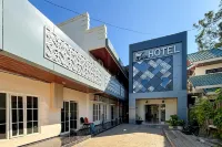 RedDoorz Plus at GNG Hotel El Tari Airport Kupang Hotel di Oesapa Barat