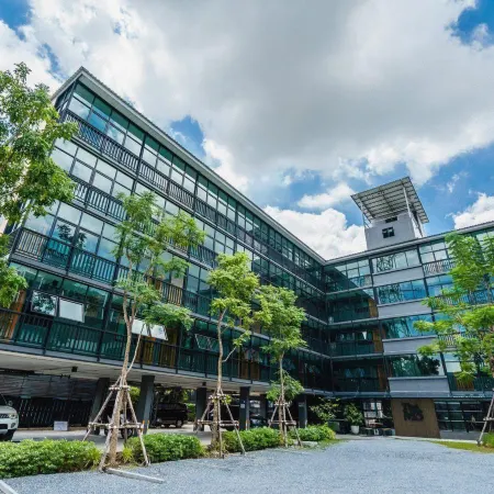 Them5 Residence Отели рядом с достопримечательностью «CP All Academy»