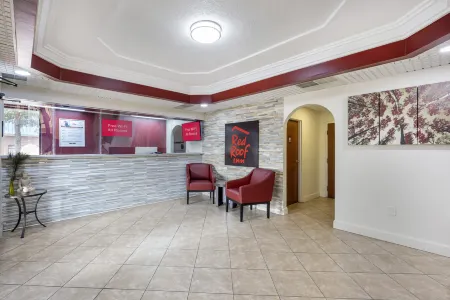 Red Roof Inn Franklin, TN  Отели рядом с достопримечательностью «Franklin on Foot»