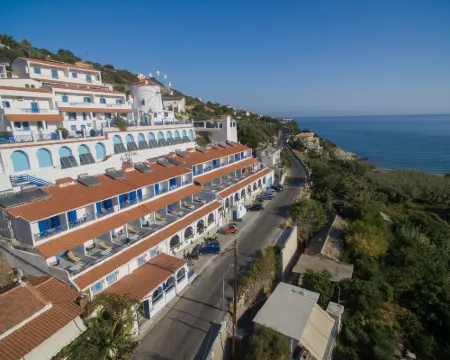 Kerame Studios & Apartments Hotels in Evdilos