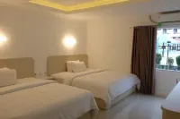 Uni Beach Hotel Hotel dekat UD AKA Salegor