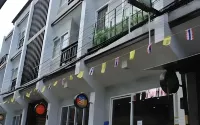 Ban's Avenue Guesthouse