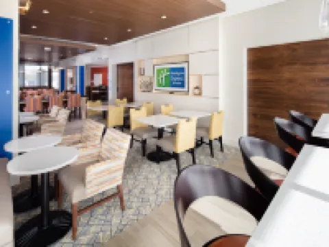 Holiday Inn Express & Suites EAST PEORIA - RIVERFRONT by IHG Hotels in Peoria