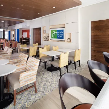 Holiday Inn Express & Suites EAST PEORIA - RIVERFRONT by IHG