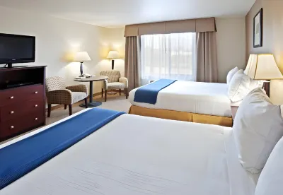 Holiday Inn Express & Suites Vancouver Mall/Portland Area