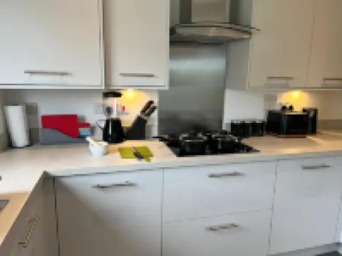 Modern 2 bedroom apartment Hotels in Sittingbourne