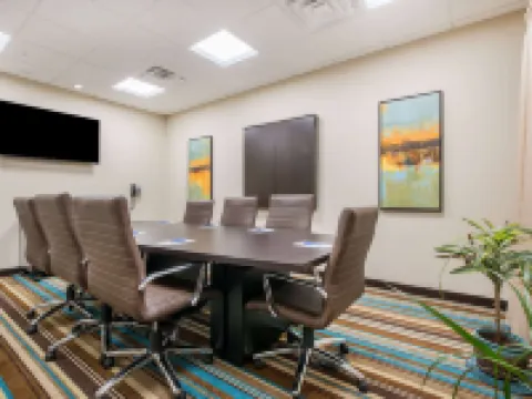 ホーソーン スイーツ バイ ウィンダム ブリッジポート / クラークスバーグ ブリッジポートのホテル