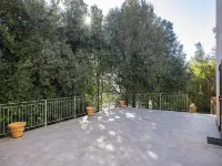 Apartment Near Donatello Sculpture - Swimmingpools