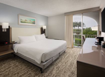 페어필드 인 앤드 스위트 바이 메리어트 팜 비치