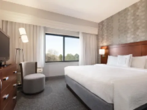 Courtyard Charlotte Airport North Hotels near Charlotte Douglas International Airport
