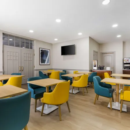Comfort Inn & Suites Cuyahoga Falls - Akron