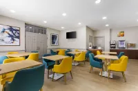 Comfort Inn & Suites Cuyahoga Falls - Akron - breakfast