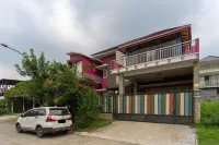 D'h Mansion la Rosa Syariah Sentul Mitra RedDoorz Hotell i Cijayanti