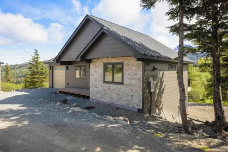 Cozy Guest House In The Chugach Mountains Отели рядом с достопримечательностью «Чагч Стейт Парк Индиан Крик»