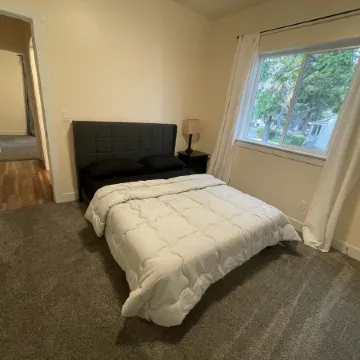 Mountain & City Getaway: 6BR, 2 Kitchens, 3 Bathrm