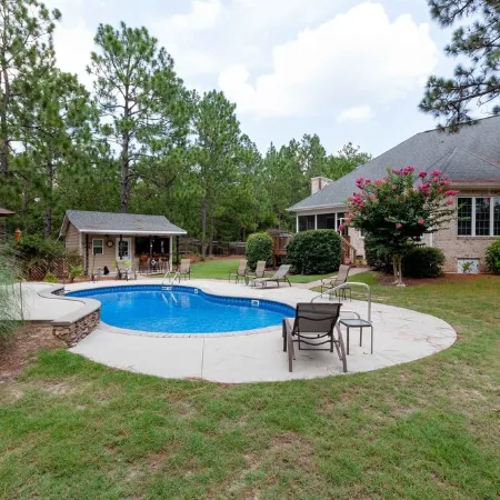 Pinehurst Vacation House w/ pool 9) beds