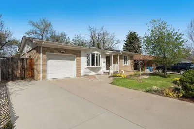 Family Friendly, AC, Covered Patio, Fenced Yard, Clean and Comfortable. Hotel in zona Rough & Ready Park