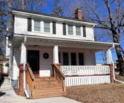 Updated cozy home just two blocks from downtown Wisconsin Dells.