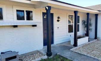 HEATED POOL Lackland AFB Six - 0226m12000hz0luxg70E2 R 339 206 R5 D 