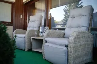 "Black Forest always works" Large apartment with large south-facing balcony, WiFi and Magenta TV