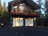 2 bedroom house with hot tub located in Seward