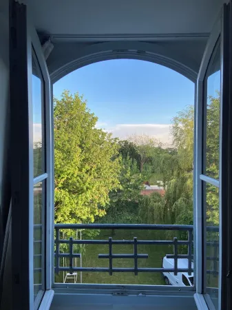 Studio Lumineux Dans une Résidence de Charme au Cœur des Remparts