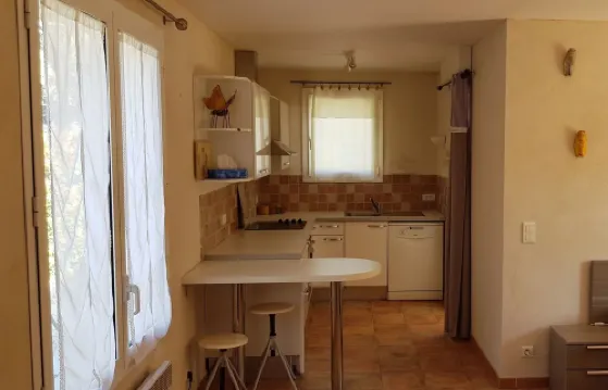 Self-catering studio at Villa Garlaban . Hotels in Gemenos