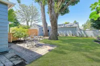 Minutes from oregon wine country and walking distance from George Fox University