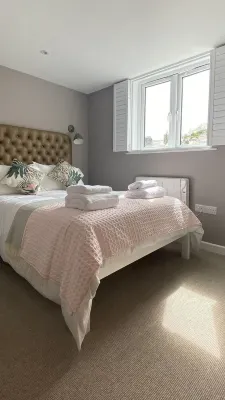 The Old Stables - Luxury Dartmouth town centre apartment w/ parking permit Hoteles cerca de Dartmouth Castle