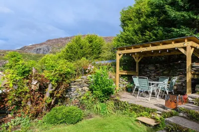 Homely cottage & garden with mountain-view. 布萊奈-費斯蒂尼奧格附近的飯店