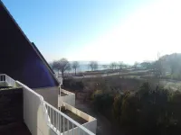Cozy 1 bedroom apartment with water views Hotels in Wassersleben