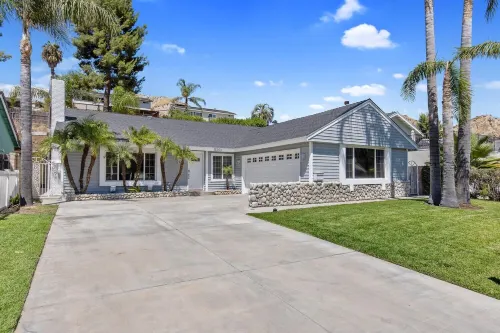 DESIGNER 4-bedroom 2 Bath POOL, SPA & ARCADE! Santa Clarita Valley