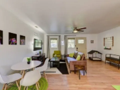 Dunes Homestead - Near Dunes + Lake + Dog Friendly Hotels in Porter