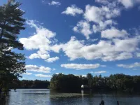 Remodeled Cottage retreat on the Lake, close to Boston but nestled in the woods Các khách sạn ở Groton