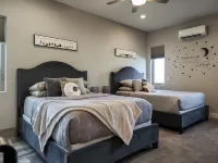 Lake Powell Starry Themed Suite near Antelope Canyon, Unit #2