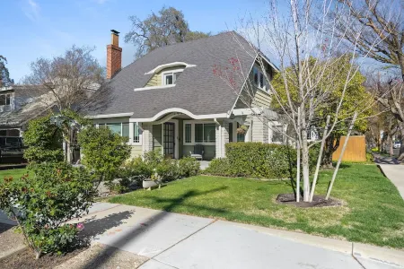 The Zen Den - Stockton, Ca