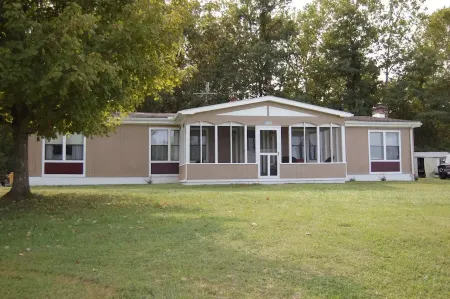 Airport House of Hocking Hills A Perfect Pet Friendly Getaway Clean&Comfortable