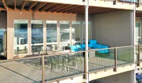 WaterfrontCondo!BridgesBay!AmazingViews!Pets!Pools!Fitness!Arcade!4kingbedrooms!