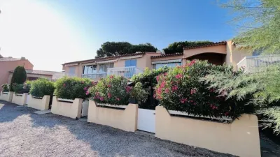 Joli Appartement Près de la mer Hotels near Port de Sainte-Maxime