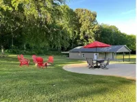Hilltop Hideaway w/ Hot Tub Close to Nashville 奇特姆縣酒店