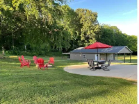 Hilltop Hideaway w/ Hot Tub Close to Nashville