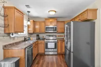 Spacious 4-bedroom House near Downtown Clarksville