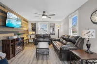 Take In MQT - Convenient Main Apt, Walking Range!