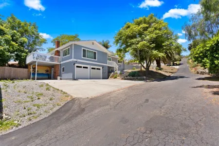 San Diego-Themed Escape Room and Stay