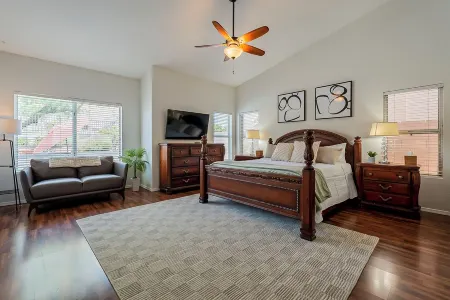 Beautiful 6 bed Luxury Oasis Отели рядом с достопримечательностью «The Legend at Arrowhead»