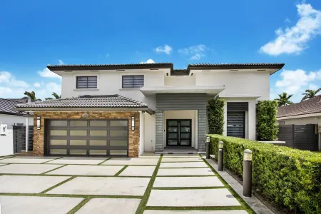 Relax & Play Retreat  Pool, Games, BBQ & More