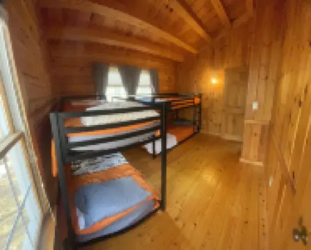 Log Cabin 1.6 Miles from Newfound Lake! Pet Friendly! Sleeps up to 10